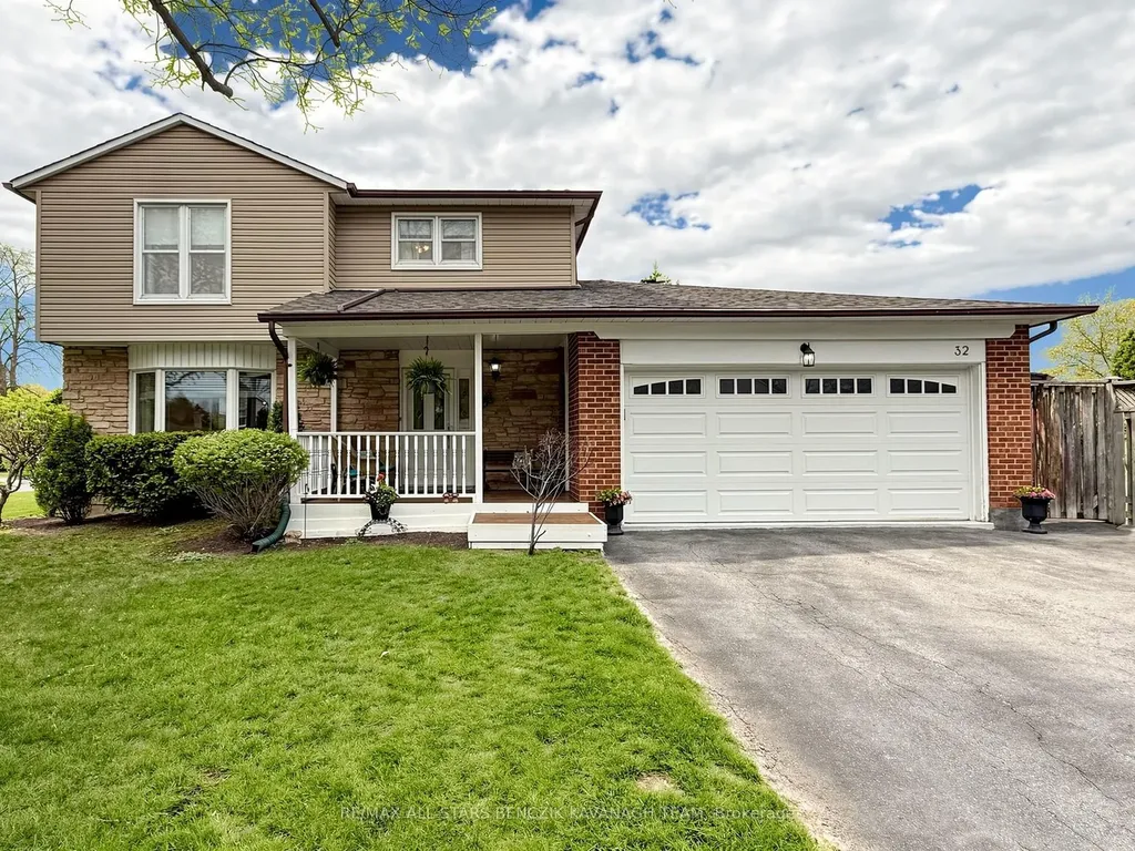 32 Pringle Avenue Markham ON L3P 2P4