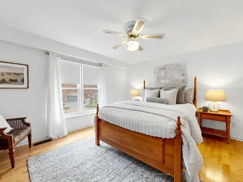 32 Pringle Avenue Markham ON L3P 2P4