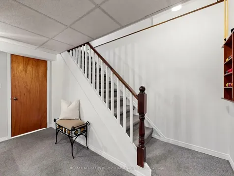 32 Pringle Avenue Markham ON L3P 2P4