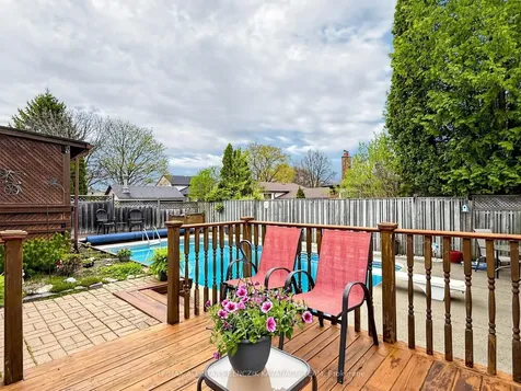 32 Pringle Avenue Markham ON L3P 2P4