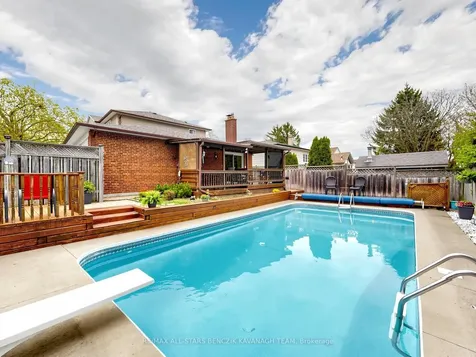 32 Pringle Avenue Markham ON L3P 2P4