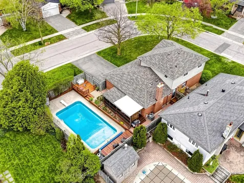 32 Pringle Avenue Markham ON L3P 2P4