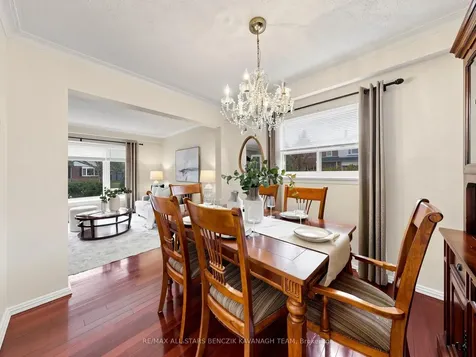 32 Pringle Avenue Markham ON L3P 2P4