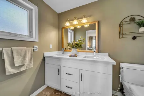 440 Flanagan Court Newmarket ON L3X 2E9