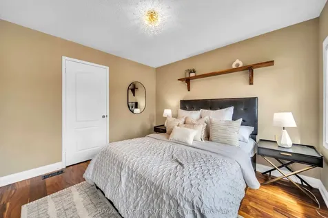 440 Flanagan Court Newmarket ON L3X 2E9