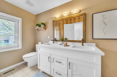 440 Flanagan Court Newmarket ON L3X 2E9