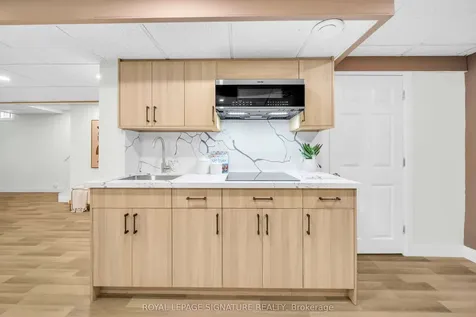 440 Flanagan Court Newmarket ON L3X 2E9