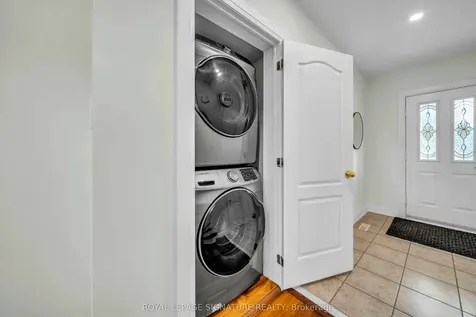 440 Flanagan Court Newmarket ON L3X 2E9
