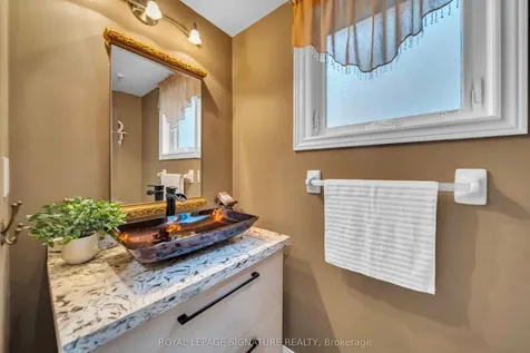 440 Flanagan Court Newmarket ON L3X 2E9