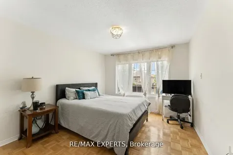 19 Maximillian Street Vaughan ON L4H 2S6