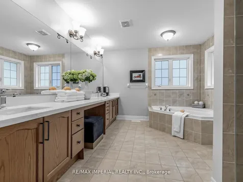 363 Maria Antonia Road Vaughan ON L4H 0X5