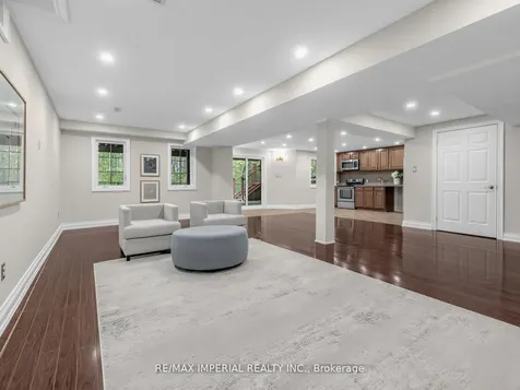 363 Maria Antonia Road Vaughan ON L4H 0X5