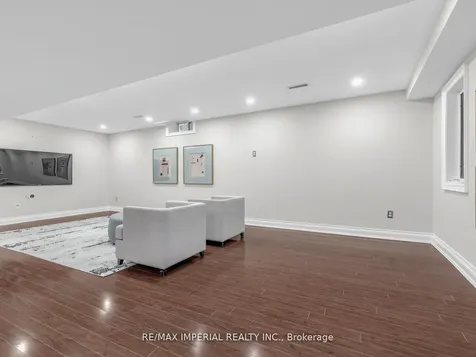363 Maria Antonia Road Vaughan ON L4H 0X5