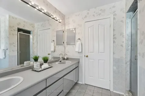 134 Corner Ridge Road Aurora ON L4G 6L4