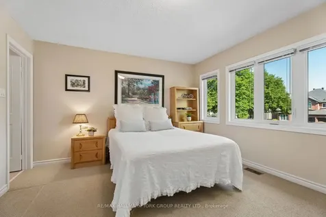 134 Corner Ridge Road Aurora ON L4G 6L4