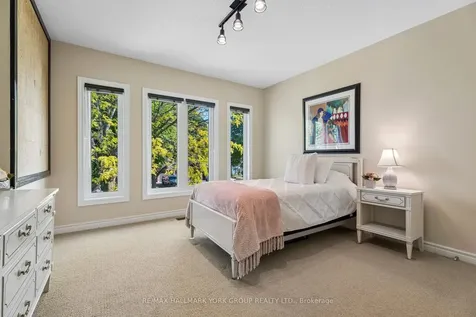 134 Corner Ridge Road Aurora ON L4G 6L4