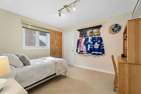 134 Corner Ridge Road Aurora ON L4G 6L4