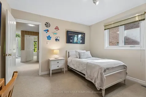 134 Corner Ridge Road Aurora ON L4G 6L4