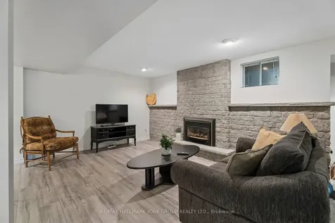 134 Corner Ridge Road Aurora ON L4G 6L4