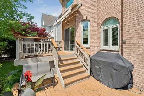 134 Corner Ridge Road Aurora ON L4G 6L4