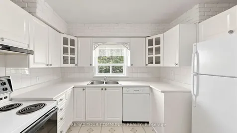 10 Winlaw Place Markham ON L3P 2C6