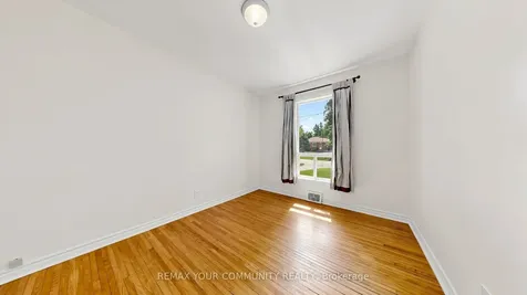 10 Winlaw Place Markham ON L3P 2C6