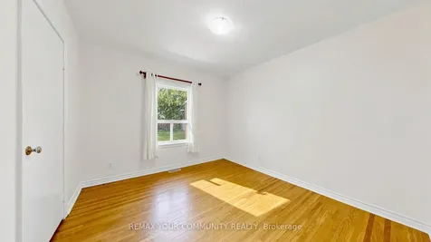 10 Winlaw Place Markham ON L3P 2C6
