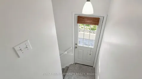 10 Winlaw Place Markham ON L3P 2C6