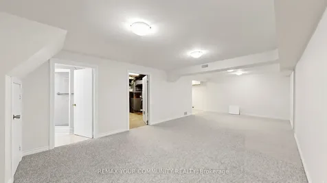 10 Winlaw Place Markham ON L3P 2C6