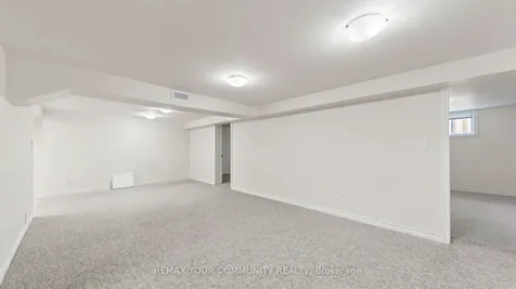 10 Winlaw Place Markham ON L3P 2C6