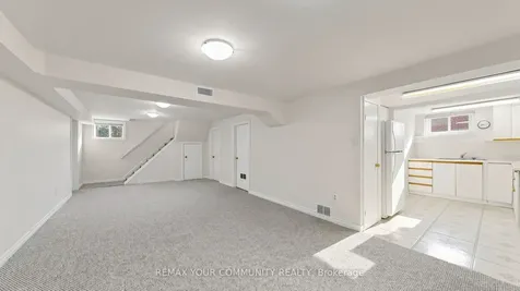 10 Winlaw Place Markham ON L3P 2C6