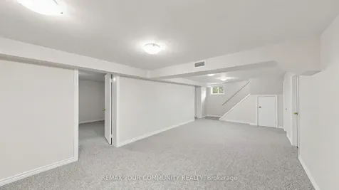 10 Winlaw Place Markham ON L3P 2C6