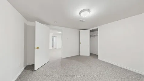 10 Winlaw Place Markham ON L3P 2C6