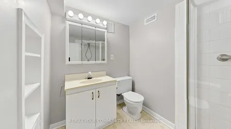 10 Winlaw Place Markham ON L3P 2C6