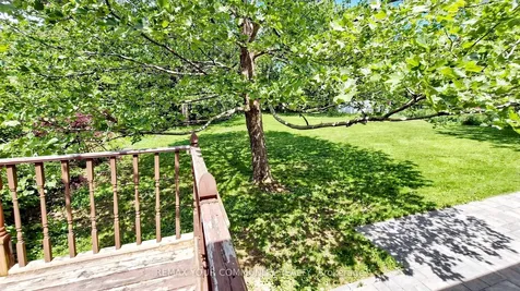 10 Winlaw Place Markham ON L3P 2C6
