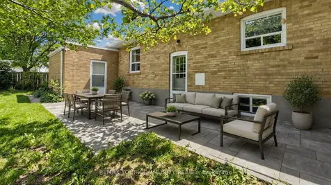 10 Winlaw Place Markham ON L3P 2C6