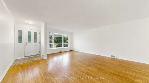 10 Winlaw Place Markham ON L3P 2C6
