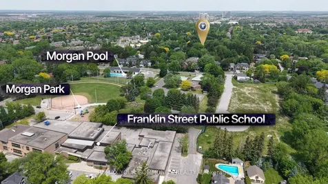 10 Winlaw Place Markham ON L3P 2C6