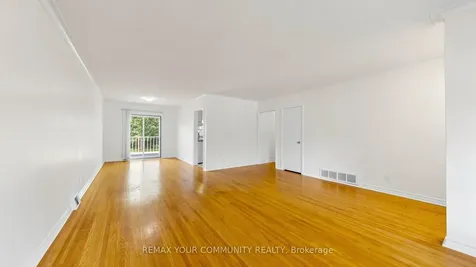 10 Winlaw Place Markham ON L3P 2C6