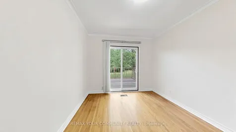 10 Winlaw Place Markham ON L3P 2C6
