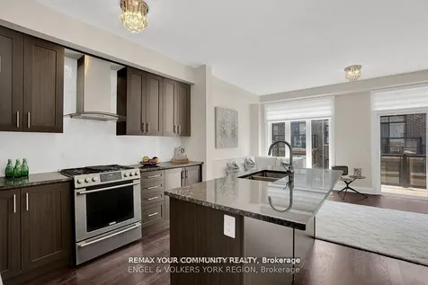 29 Nardini Lane N Richmond Hill ON L4C 1C2