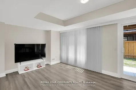 29 Nardini Lane N Richmond Hill ON L4C 1C2