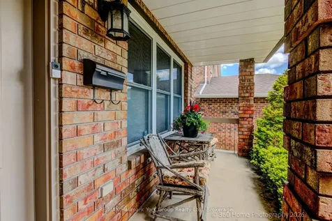 42 Lanewood Drive Aurora ON L4G 4T8
