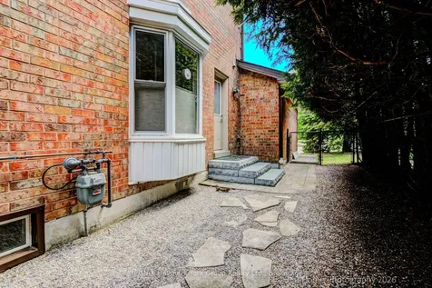42 Lanewood Drive Aurora ON L4G 4T8