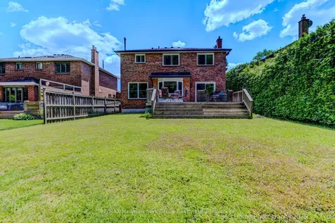 42 Lanewood Drive Aurora ON L4G 4T8