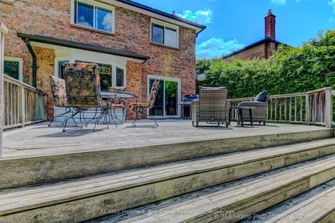 42 Lanewood Drive Aurora ON L4G 4T8