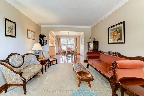 42 Lanewood Drive Aurora ON L4G 4T8
