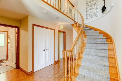 42 Lanewood Drive Aurora ON L4G 4T8