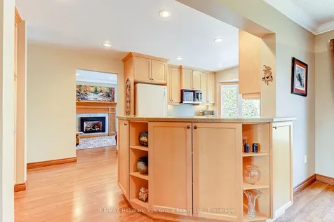 42 Lanewood Drive Aurora ON L4G 4T8