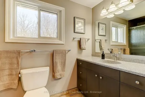 42 Lanewood Drive Aurora ON L4G 4T8